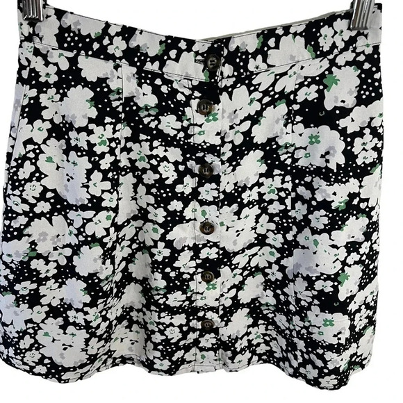 ASOS Floral Spotted Polka Dot Skirt Size 2 Lightweight Thin Button Front Short - Picture 3 of 5